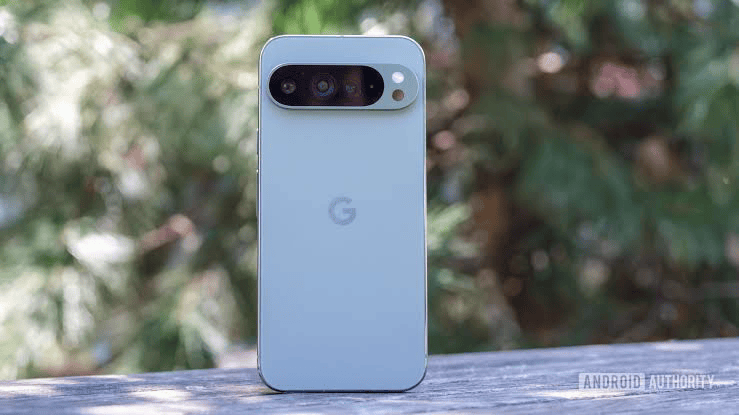 Which Smartphone Has the Best Camera in 2026? (Flagship Shootout) Google Pixel Pro rear camera visor showing periscope telephoto and main lenses